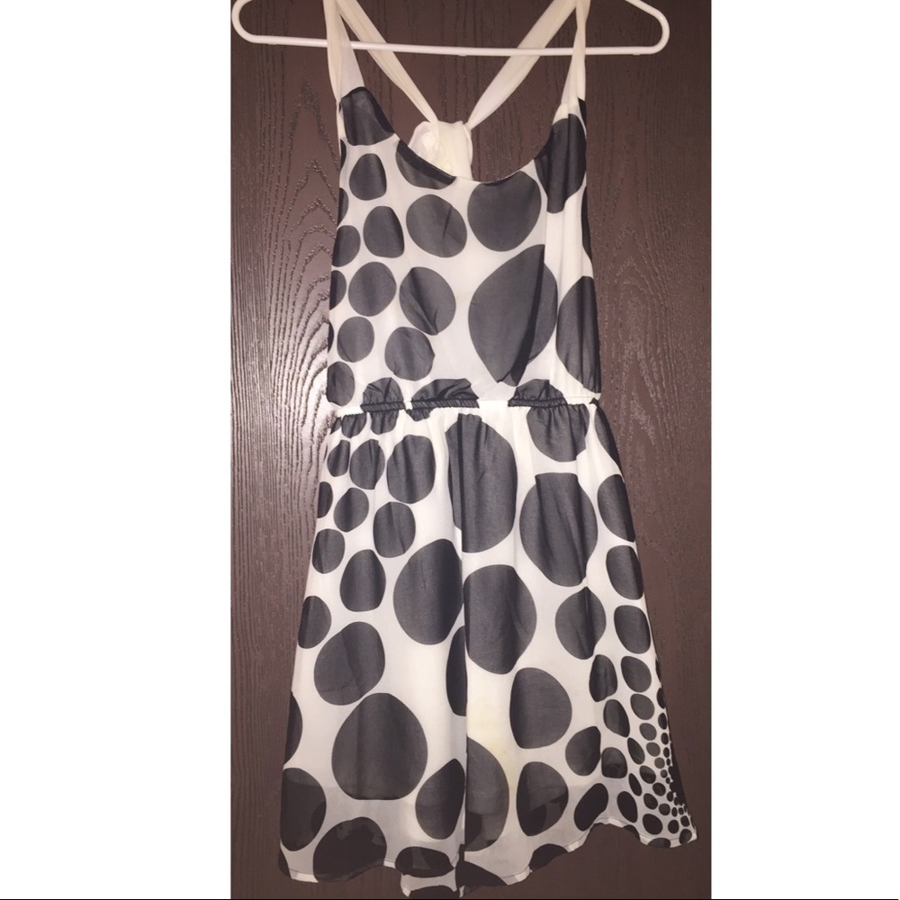 Enlin Black and White Patterned Mini Dress
